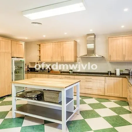 Andalucian Very Spacious 6 Bedroom With Pool Villa
