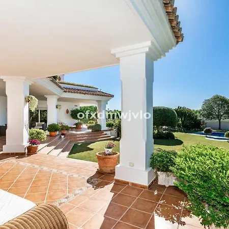فيلة Andalucian Very Spacious 6 Bedroom With Pool إِستيبونا